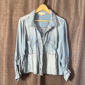 Side stitch 1X cropped lightweight chambray denim button down shirt